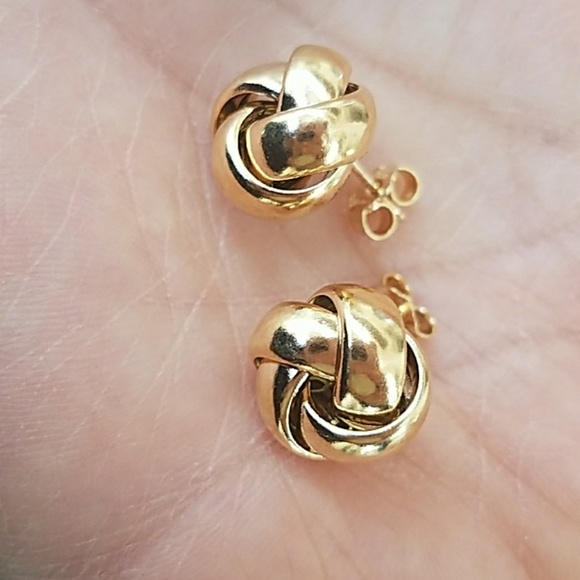 14k Yellow Gold plated 10mm Knot Earrings - Picture 6 of 8